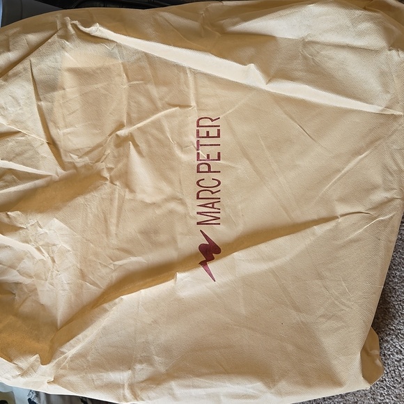 New -MARC PETER Black Leather Men's or Womens Laptop/Briefcase - Picture 12 of 12